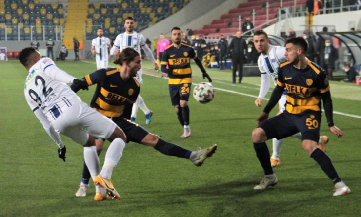 Süper Lig : MKE Ankaragücü: 1 - Kasımpaşa: 0 (İlk yarı)