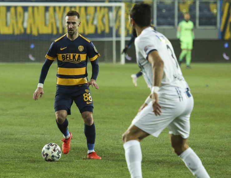 Süper Lig : MKE Ankaragücü: 1 - Kasımpaşa: 0 (İlk yarı)