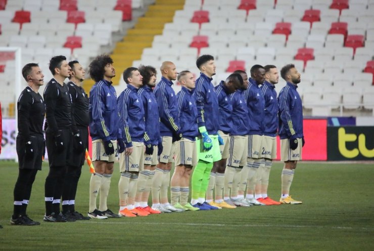 Süper Lig: Sivasspor: 1 - Fenerbahçe: 0 (Maç devam ediyor)