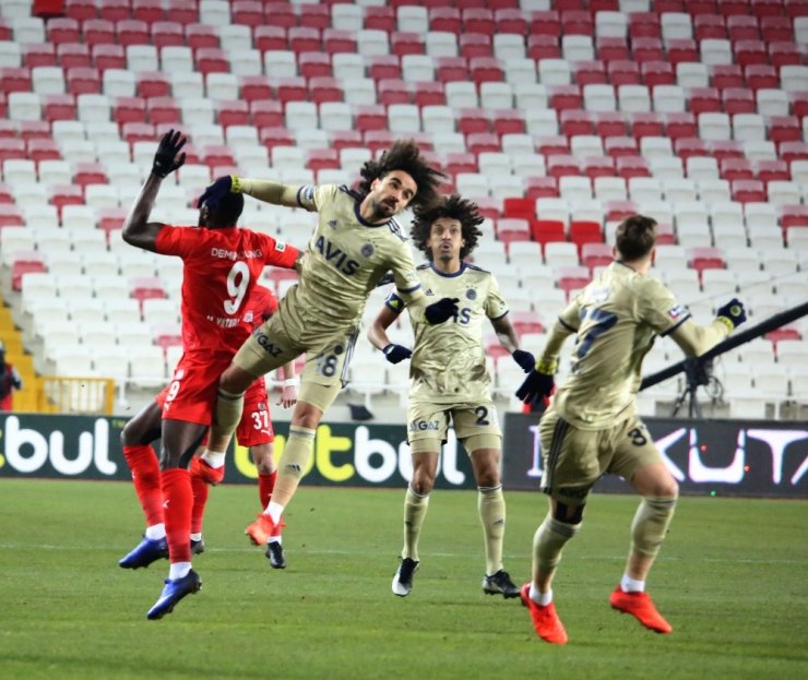 Süper Lig: Sivasspor: 1 - Fenerbahçe: 0 (Maç devam ediyor)