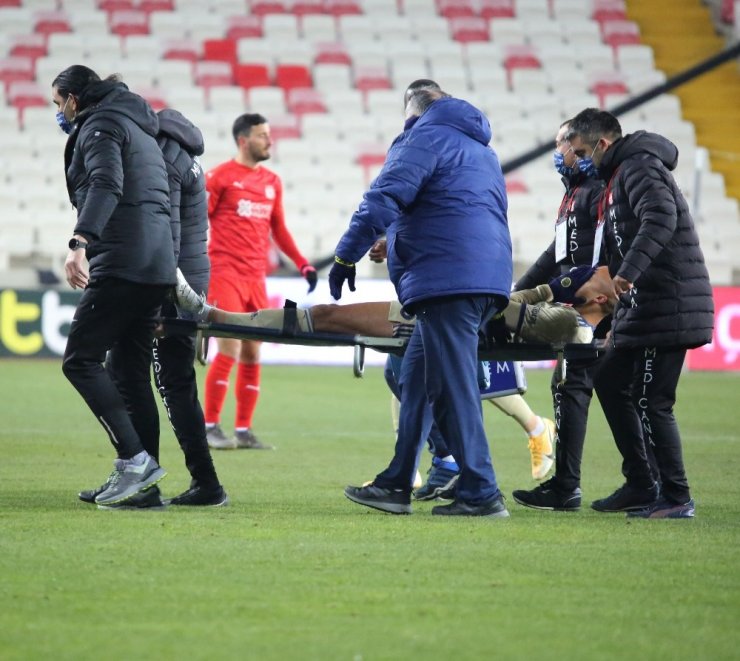 Süper Lig: Sivasspor: 1 - Fenerbahçe: 0 (Maç devam ediyor)