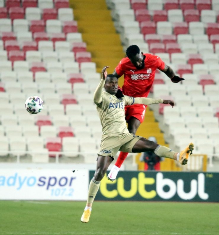 Süper Lig: Sivasspor: 1 - Fenerbahçe: 0 (Maç devam ediyor)