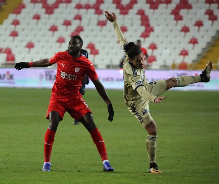 Süper Lig: Sivasspor: 1 - Fenerbahçe: 1 (Maç sonucu)