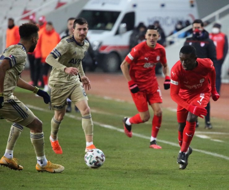 Süper Lig: Sivasspor: 1 - Fenerbahçe: 1 (Maç sonucu)