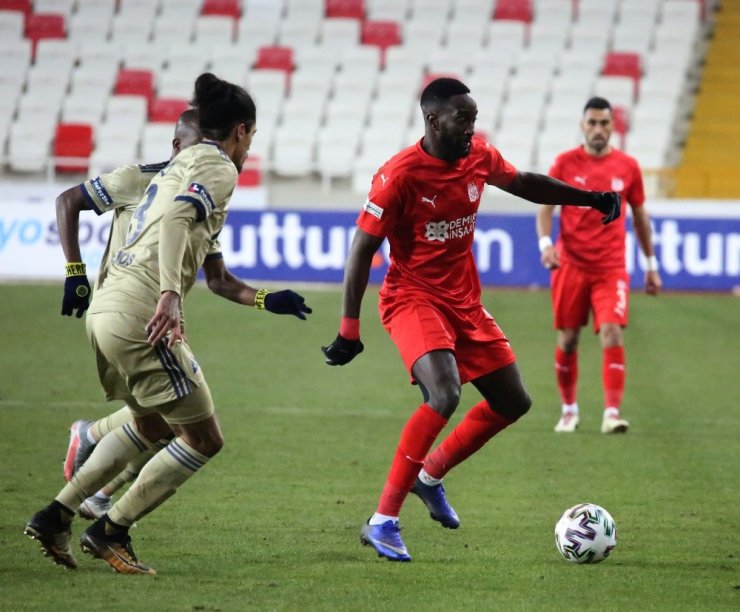 Süper Lig: Sivasspor: 1 - Fenerbahçe: 1 (Maç sonucu)