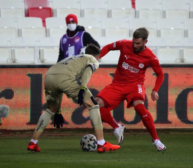 Süper Lig: Sivasspor: 1 - Fenerbahçe: 1 (Maç sonucu)