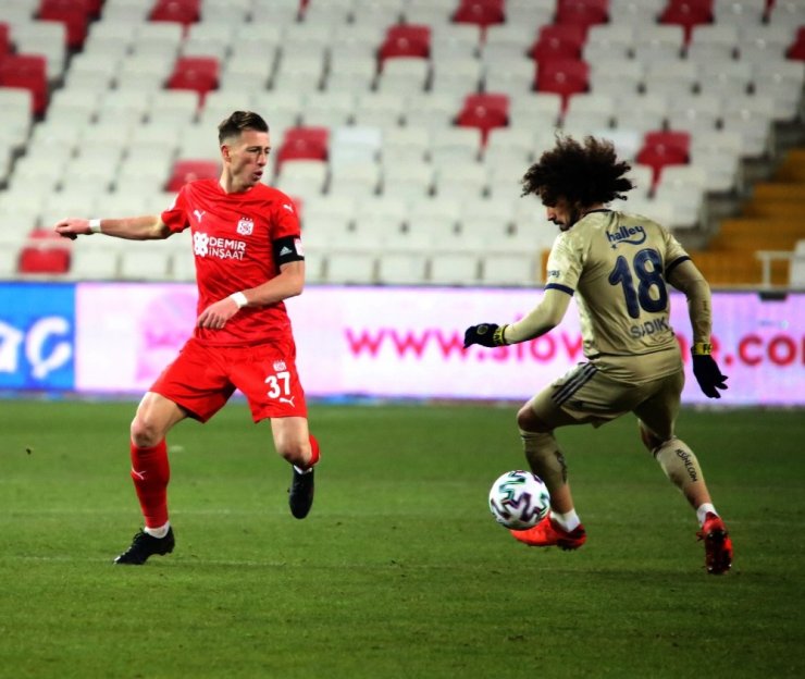 Süper Lig: Sivasspor: 1 - Fenerbahçe: 1 (Maç sonucu)