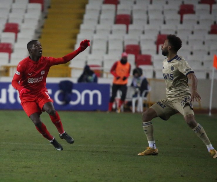 Süper Lig: Sivasspor: 1 - Fenerbahçe: 1 (Maç sonucu)