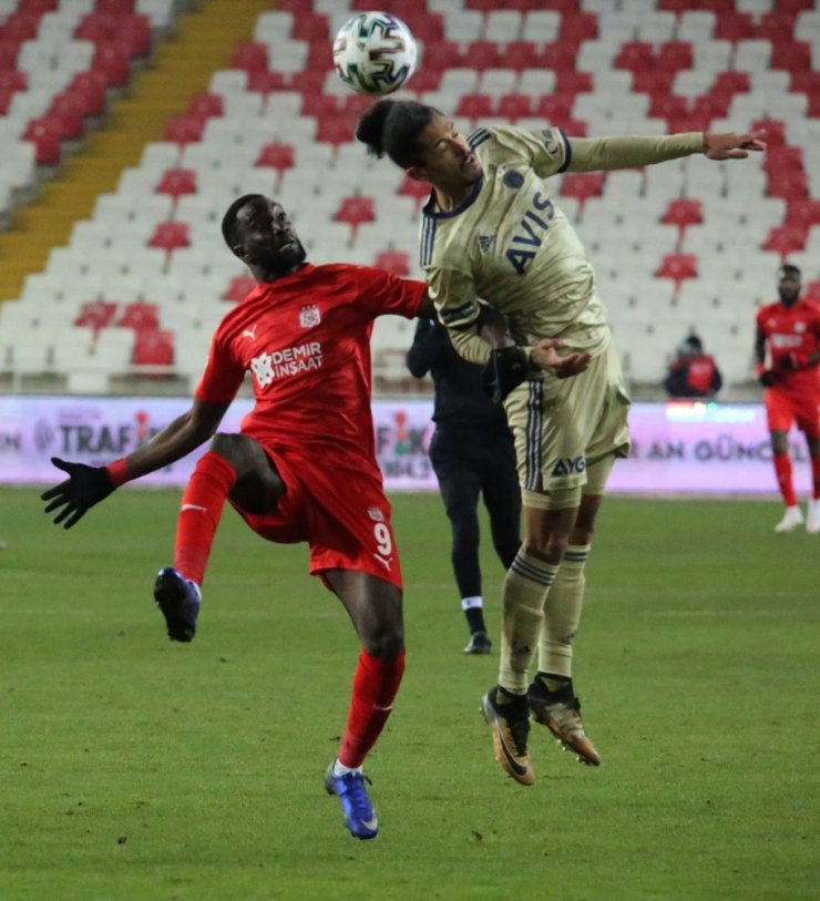 Süper Lig: Sivasspor: 1 - Fenerbahçe: 1 (Maç sonucu)