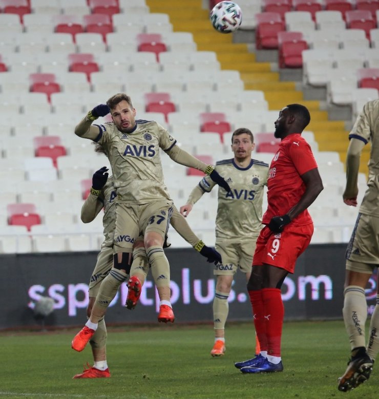 Süper Lig: Sivasspor: 1 - Fenerbahçe: 1 (Maç sonucu)