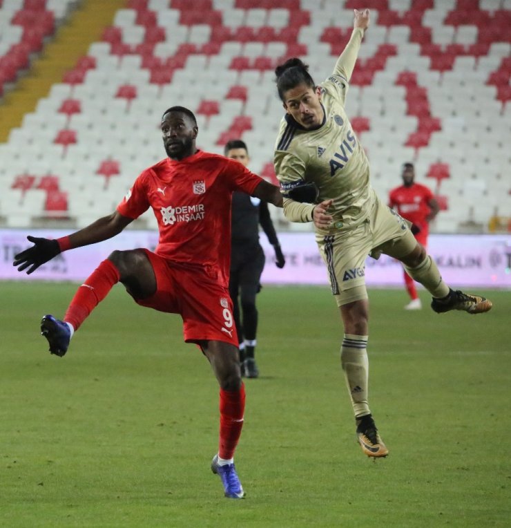 Süper Lig: Sivasspor: 1 - Fenerbahçe: 1 (Maç sonucu)