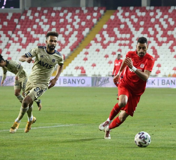 Süper Lig: Sivasspor: 1 - Fenerbahçe: 1 (Maç sonucu)