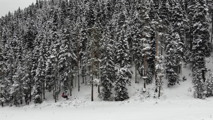 ’Anadolu’nun yüce dağı’ Ilgaz beyaza büründü, kar kalınlığı 40 santimetreyi buldu