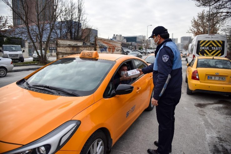 Büyükşehir esnafa hijyen desteğini sürdürüyor