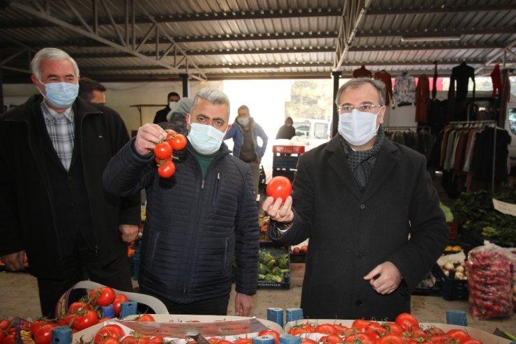 Başkan Özdoğan ilçe pazar esnafını ziyaret etti