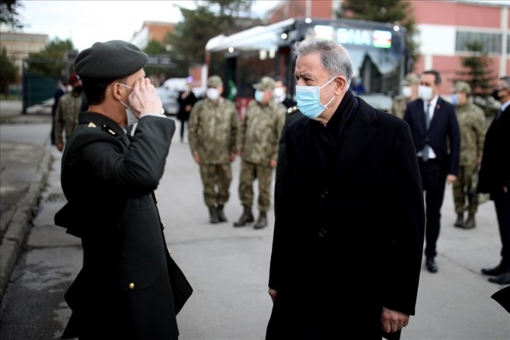 Bakan Akar, Fırtına obüsüne kaynak yaptı