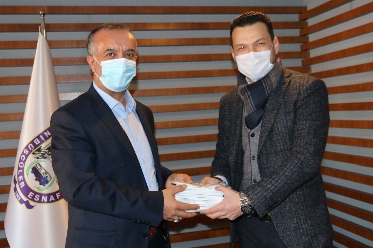 Çankaya’dan minibüsçülere maske desteği