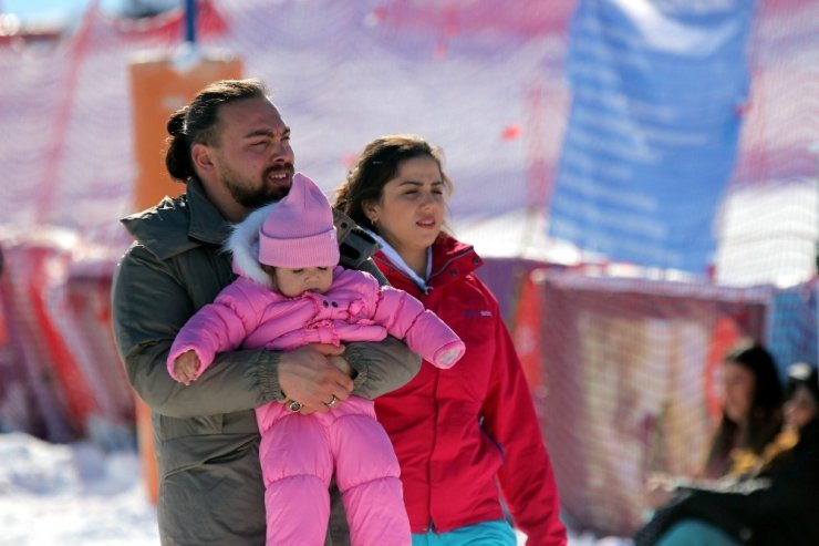 Kayakseverler sömestrde Erciyes’i tercih etti