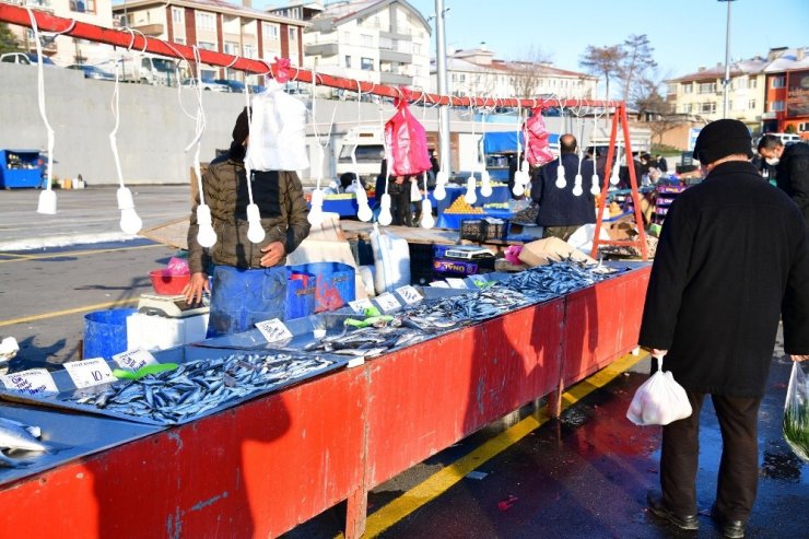 Mamak Belediyesi Kartaltepe Pazarı’nı hizmete açtı