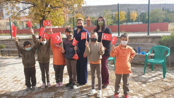 Eskişehir Seyitgazi Şehit Mustafa Akbaş İlkokulu öğrencileri uluslararası projelerde yer alıyor