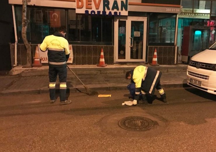 Keçiören’de vatandaş evinde, seyyar temizlik ekibi sahada