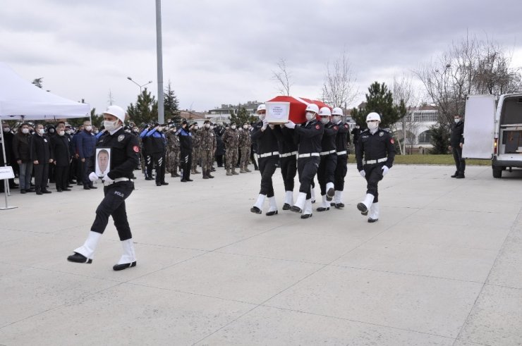 Polis memuruna hüzünlü veda