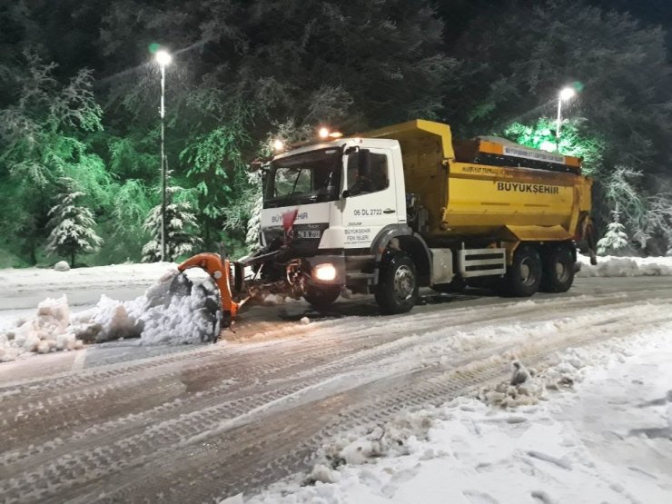 Ankara’da karla mücadele canlı yayında