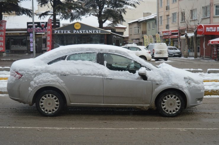 Eskişehir yeniden beyaza büründü