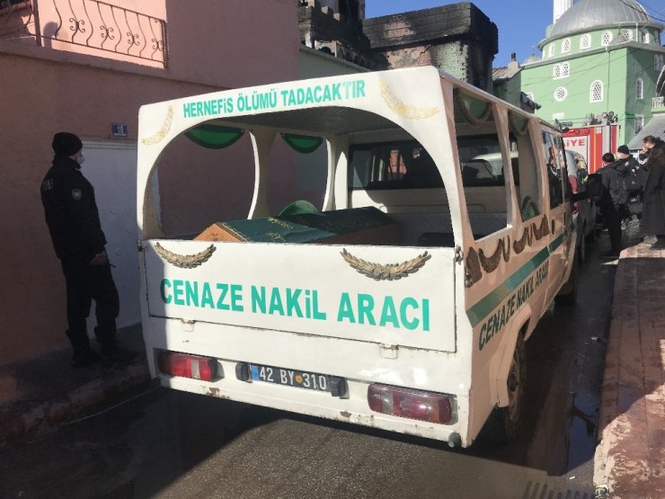 Konya’da yangında anne hayatını kaybetti, çocuğu ağır yaralı