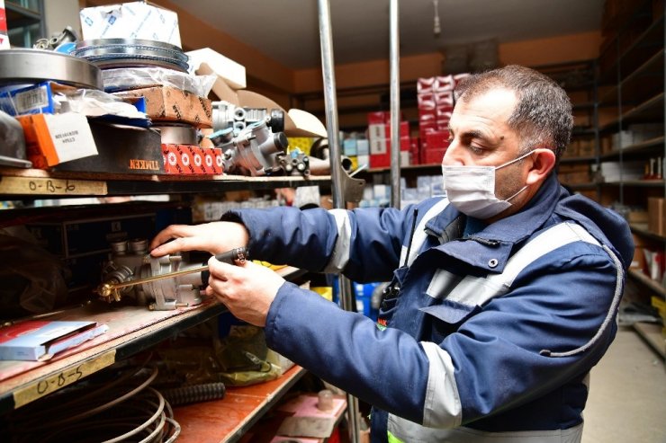 Mamak Belediyesi araçların bakım ve onarımını kendi atölyelerinde yapıyor