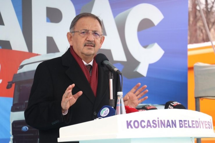 AK Parti Genel Başkan Yardımcısı Mehmet Özhaseki, "400-500 dükkan yıktık"