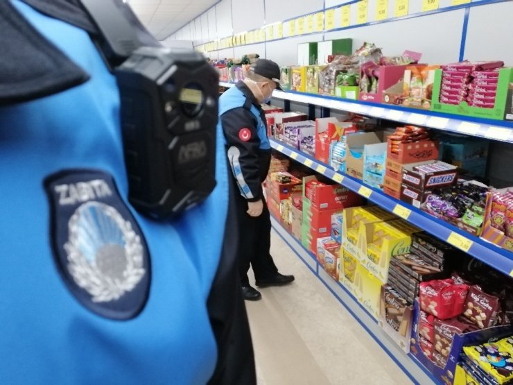 Aksaray’da yaka kameralı zabıtalar denetimlere başladı