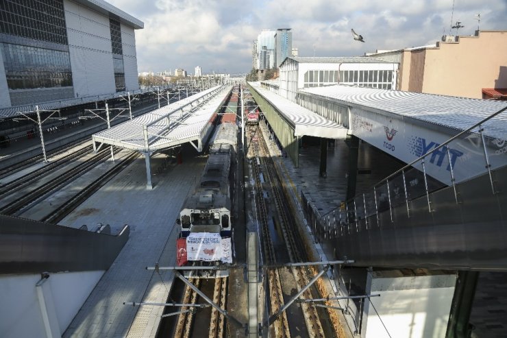 Türkiye’den Çin’e gidecek Bor treni ve Rusya’ya gidecek olan ilk blok ihracat treni Ankara Gar’ından yola çıktı