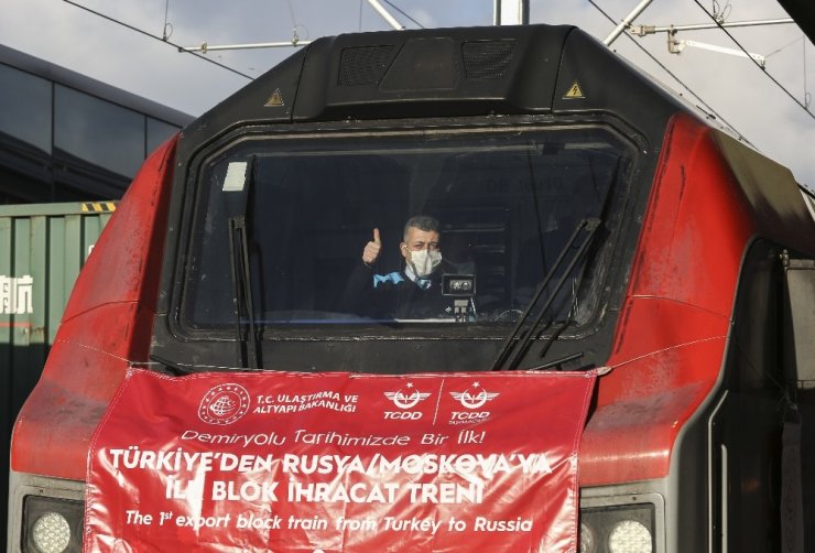 Türkiye’den Çin’e gidecek Bor treni ve Rusya’ya gidecek olan ilk blok ihracat treni Ankara Gar’ından yola çıktı