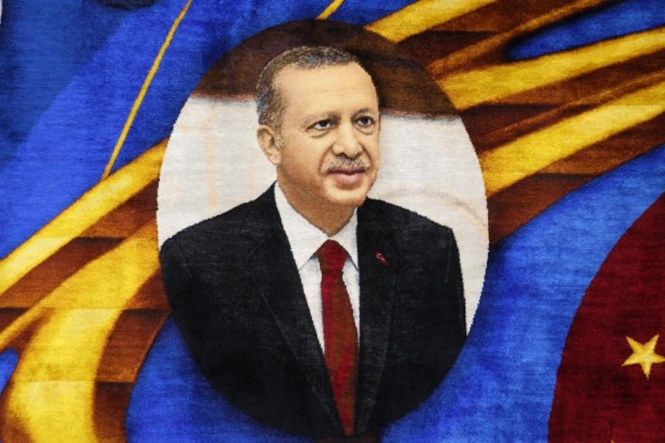 Cumhurbaşkanı Erdoğan sevgisi rekorluk halıya dokundu