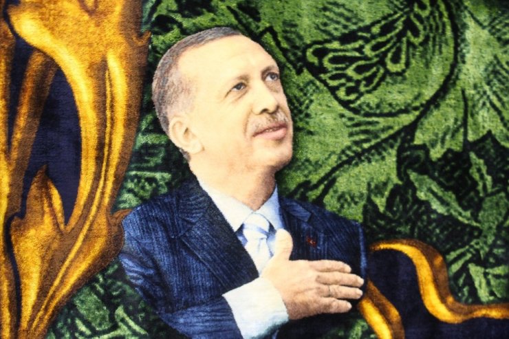 Cumhurbaşkanı Erdoğan sevgisi rekorluk halıya dokundu