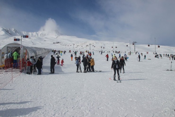 Erciyes’te pistler doldu