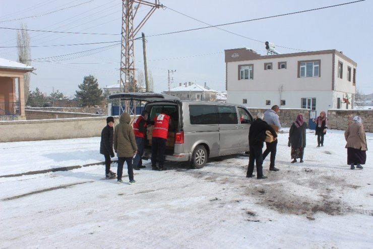 Kızılay’dan Tomarzalı 300 aileye konserve et dağıtımı