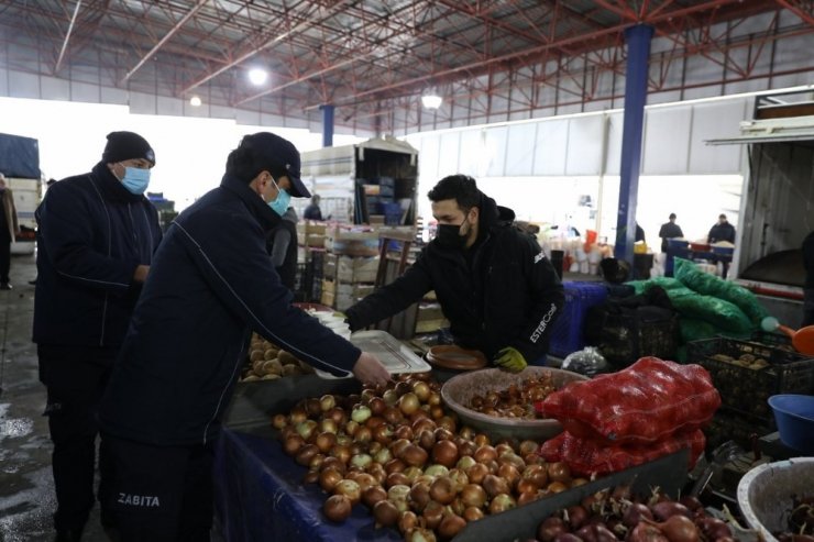 Melikgazi’den pazar esnafına sıcak çorba ikramı