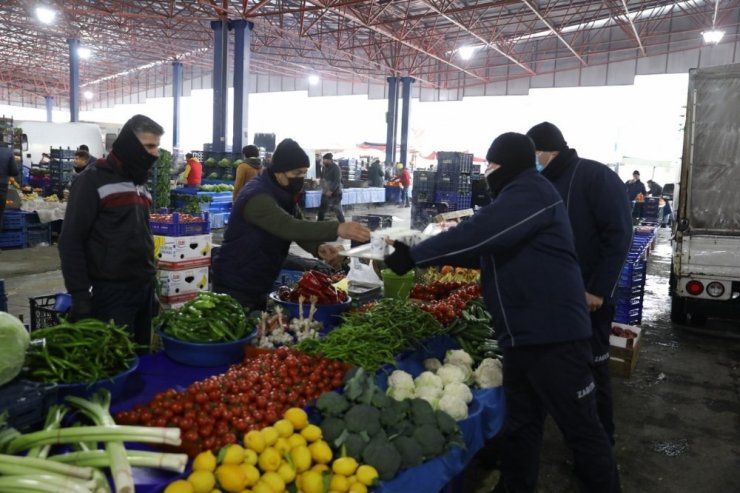 Melikgazi’den pazar esnafına sıcak çorba ikramı