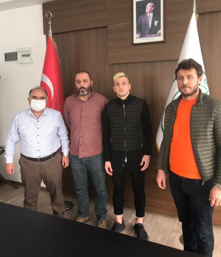 Sivas Belediyespor Pekin Köşnek’i kadrosuna kattı