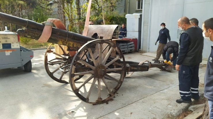 77 yıllık sahra topu müzede yerini aldı