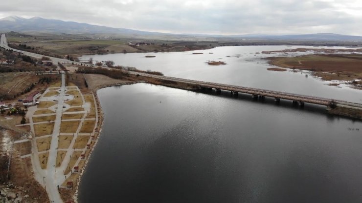 Selçuklu yadigarı Çeşnigir’deki tarihi sessizlik, havadan görüntülendi