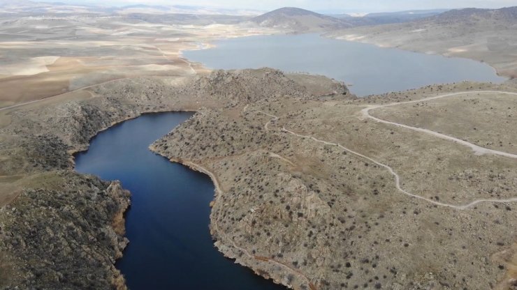 Selçuklu yadigarı Çeşnigir’deki tarihi sessizlik, havadan görüntülendi