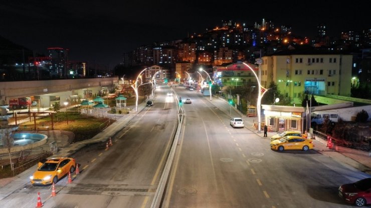 Mamak’ta caddeler ışıl ışıl