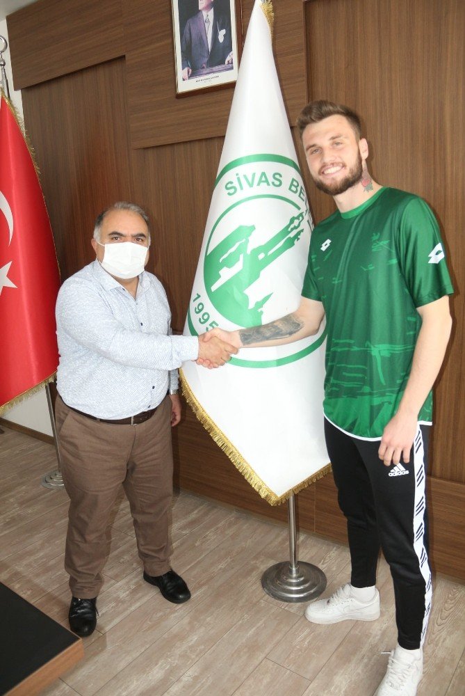 Tuğrul Yavaşçı Sivas Belediyespor’da