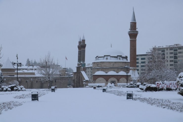 Sivas’ta 641 köy yolu ulaşıma kapandı