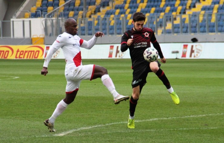 Süper Lig: Gençlerbirliği: 0 - FT Antalyaspor: 0 (İlk yarı)