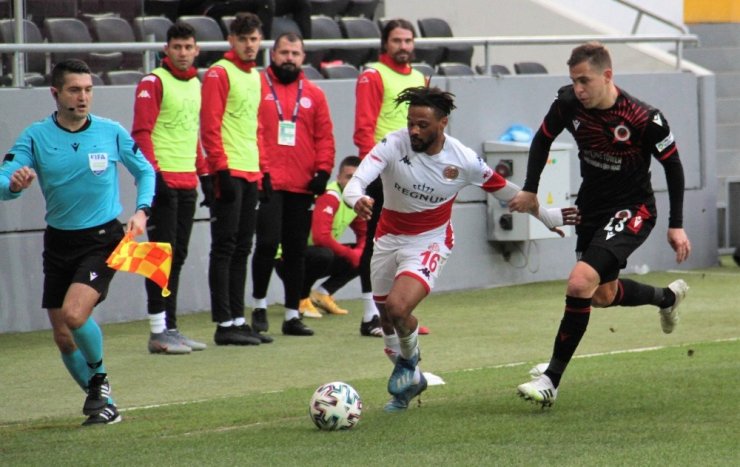 Süper Lig: Gençlerbirliği: 0 - FT Antalyaspor: 0 (İlk yarı)