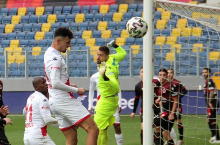 Süper Lig: Gençlerbirliği: 0 - FT Antalyaspor: 0 (İlk yarı)